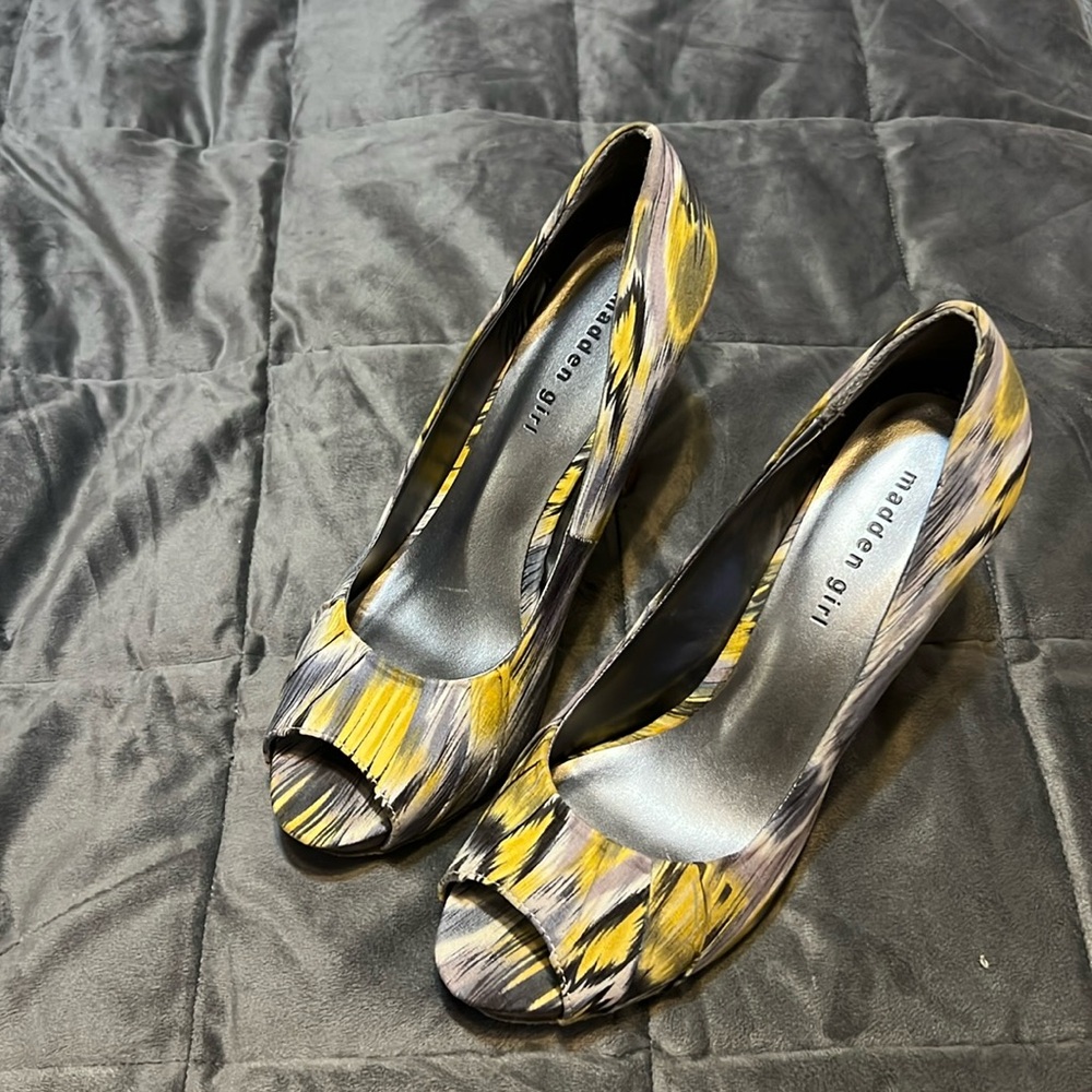 Madden girl peep toe heels